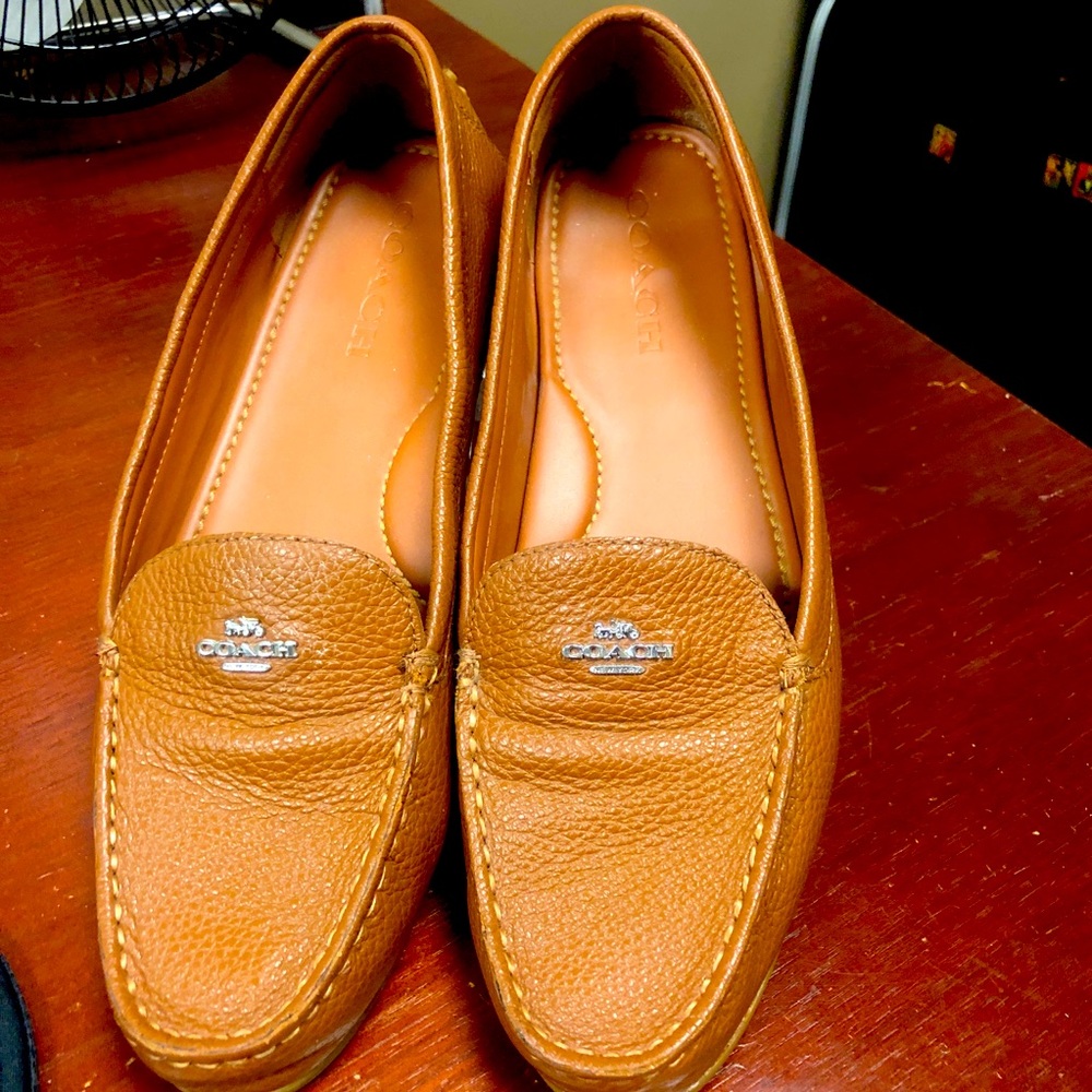Coach lock up driver flats size 10B